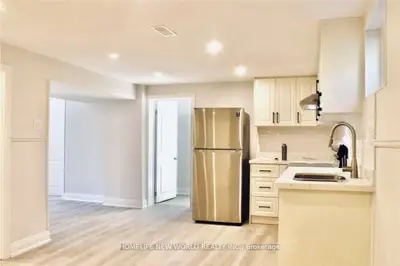 43 Blaketon Road Lower, Toronto, On M9b 4w4