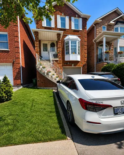 9 Forest Point Drive, Toronto, On M6m 5e8