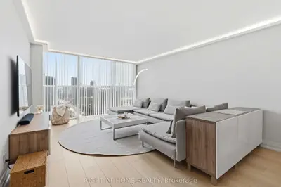 Condo Apartment in Mississauga