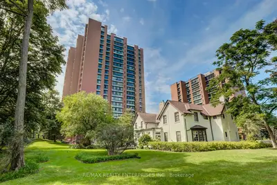 1400 Dixie Road 405, Mississauga, On L5e 3e1