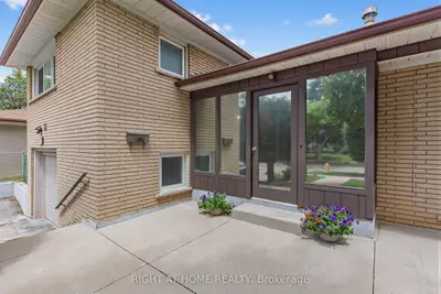 12 Candlewood Crescent, Toronto, On M3j 1g8