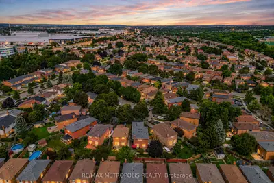 38 Langholm Court, Brampton, On L6z 2x9