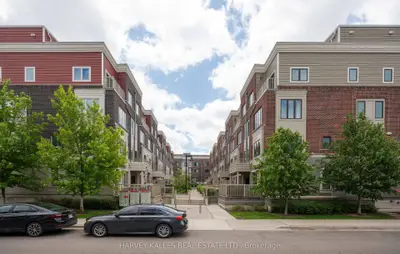 85 Eastwood Park Gardens 35, Toronto, On M8w 0b9