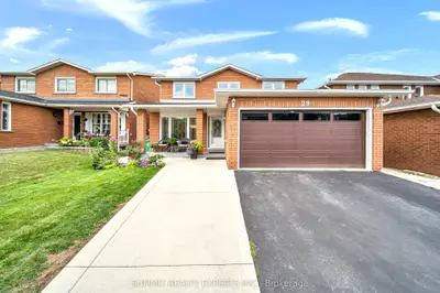 29 Coronation Circle, Brampton, On L6z 4a9