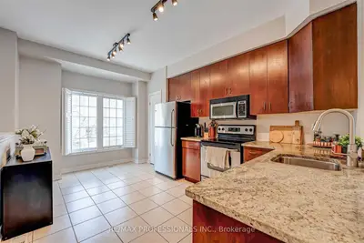 676 Rowley Common, Burlington, On L7l 0a5