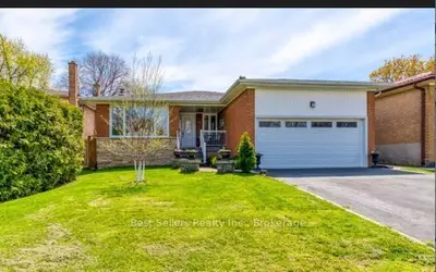 12 Bowshelm Court, Mississauga, On L5n 1k1