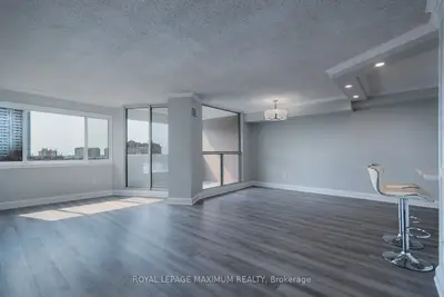 50 Elm Drive E 1205, Mississauga, On L5a 3x2