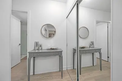251 Manitoba Street 412, Toronto, On M8y 0c7
