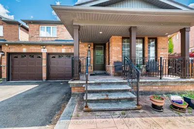 60 Four Seasons Circle, Brampton, On L7a 2a7
