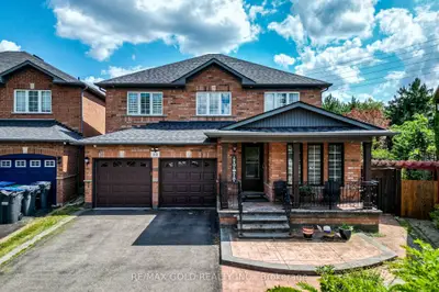 60 Four Seasons Circle, Brampton, On L7a 2a7