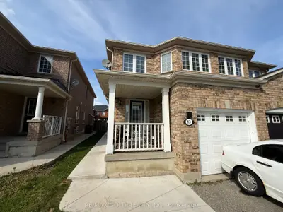 13 Eastway Street, Brampton, On L6s 6l5