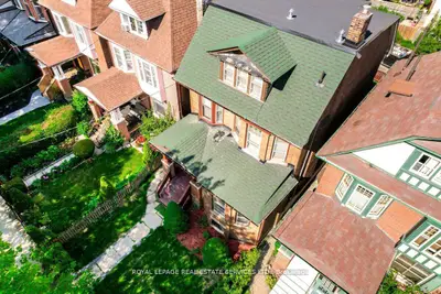31 Tyndall Avenue, Toronto, On M6k 2e9