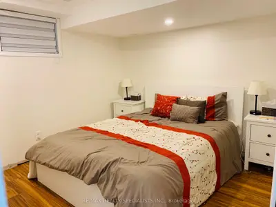 2849 Oslo Crescent, Mississauga, On L5n 1z8