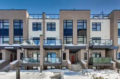 1585 Rose Way 114, Milton, On L9e 0j2