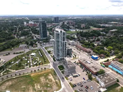 15 Lynch Street 2104, Brampton, On L6w 2z8
