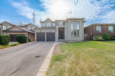 60 Jopling Avenue N, Toronto, On M9b 4g2