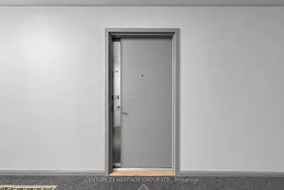 2835 Islington Avenue 206, Toronto, On M9l 2k2