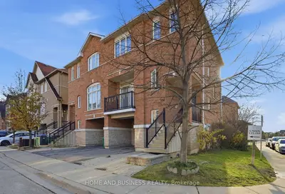 Condo Townhouse in Mississauga