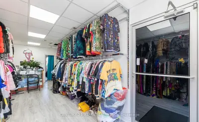 1085 Weston Road, Toronto, On M6n 3s3