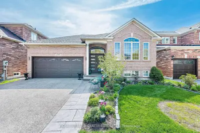 2368 Foxhole Circle, Oakville, On L6m 4x4