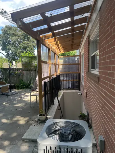 583 Tedwyn Drive Basement, Mississauga, On L5a 1k1