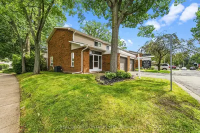 1270 Gainsborough Drive 61, Oakville, On L6h 2l2