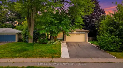 2144 Rebecca Street, Oakville, On L6l 2a5