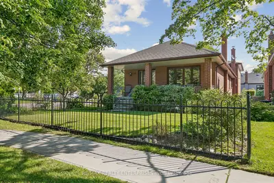 19 Coules Court, Toronto, On M8w 2n8