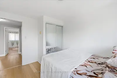 28 Sebastian Cabot Way 43, Toronto, On M3n 2t3
