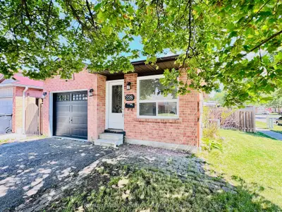 228 Martindale Crescent, Brampton, On L6x 2v2