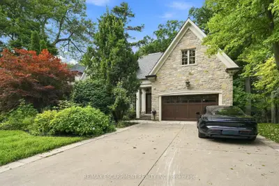 2025 Heartwood Court, Mississauga, On L5c 4p7