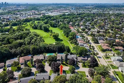 7 Treeline Court, Toronto, On M9c 1k7