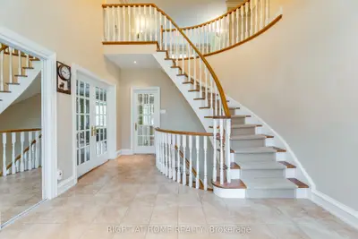 2175 Oneida Court, Mississauga, On L5c 4g5