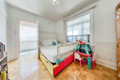 15 Haverson Boulevard, Toronto, On M6m 3j5