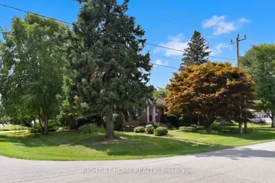 936 Boothman Avenue, Burlington, On L7t 1p6