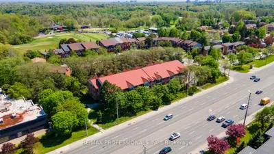 1275 Cornerbrook Place 313, Mississauga, On L5c 3j3