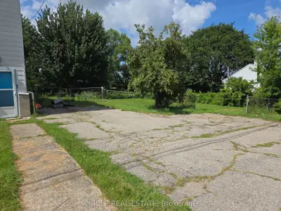 4 3rd Side Road S, Milton, On L9t 2w4