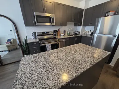 3285 Carding Mill Trail 204, Oakville, On L6m 5p7