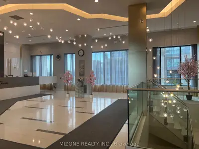 35 Watergarden Drive 220, Mississauga, On L5r 0g8