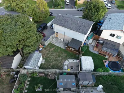 5 Huronia Court, Brampton, On L6s 2c7