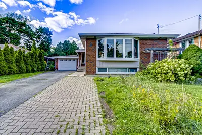 30 Fallowfield Road, Toronto, On M9w 2w2