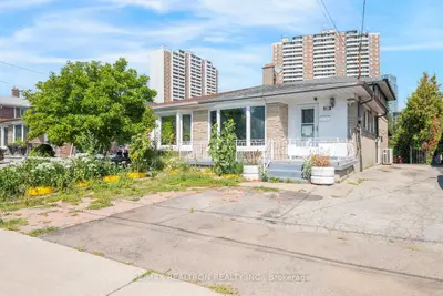 43 Lindylou Road, Toronto, On M9m 2b1