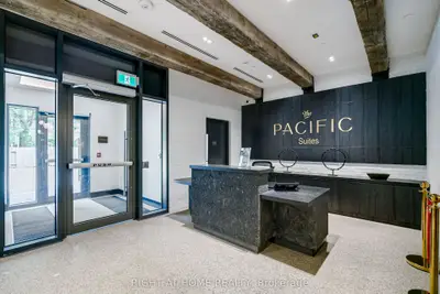 2946 Dundas Street W 408, Toronto, On M6p 1y8