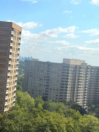 3700 Kaneff Crescent 1501, Mississauga, On L5a 4b8