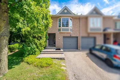 3100 Fifth Line W 49, Mississauga, On L5l 5v5