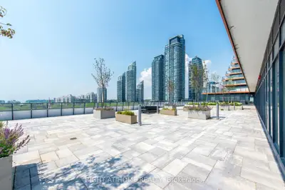 30 Shore Breeze Drive 431, Toronto, On M8v 0j1