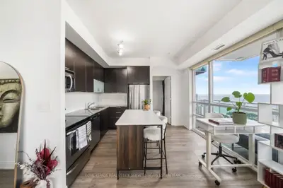 16 Brookers Lane 3301, Toronto, On M8v 0a5