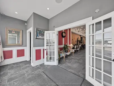 1850 Dundas Street, Mississauga, On L4x 1l9