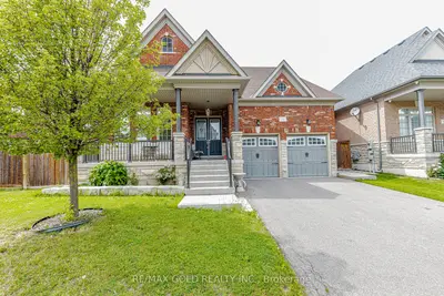 10 Falkland Road, Brampton, On L6p 4c3