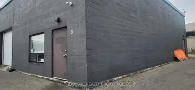 16 Sheffield Street 8, Toronto, On M6m 3e6
